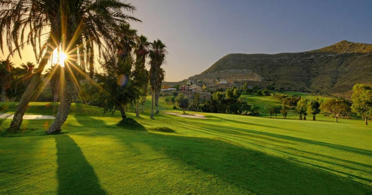 Golf, Piscina Climatizada Y Playa Apartment La Envia ภายนอก รูปภาพ